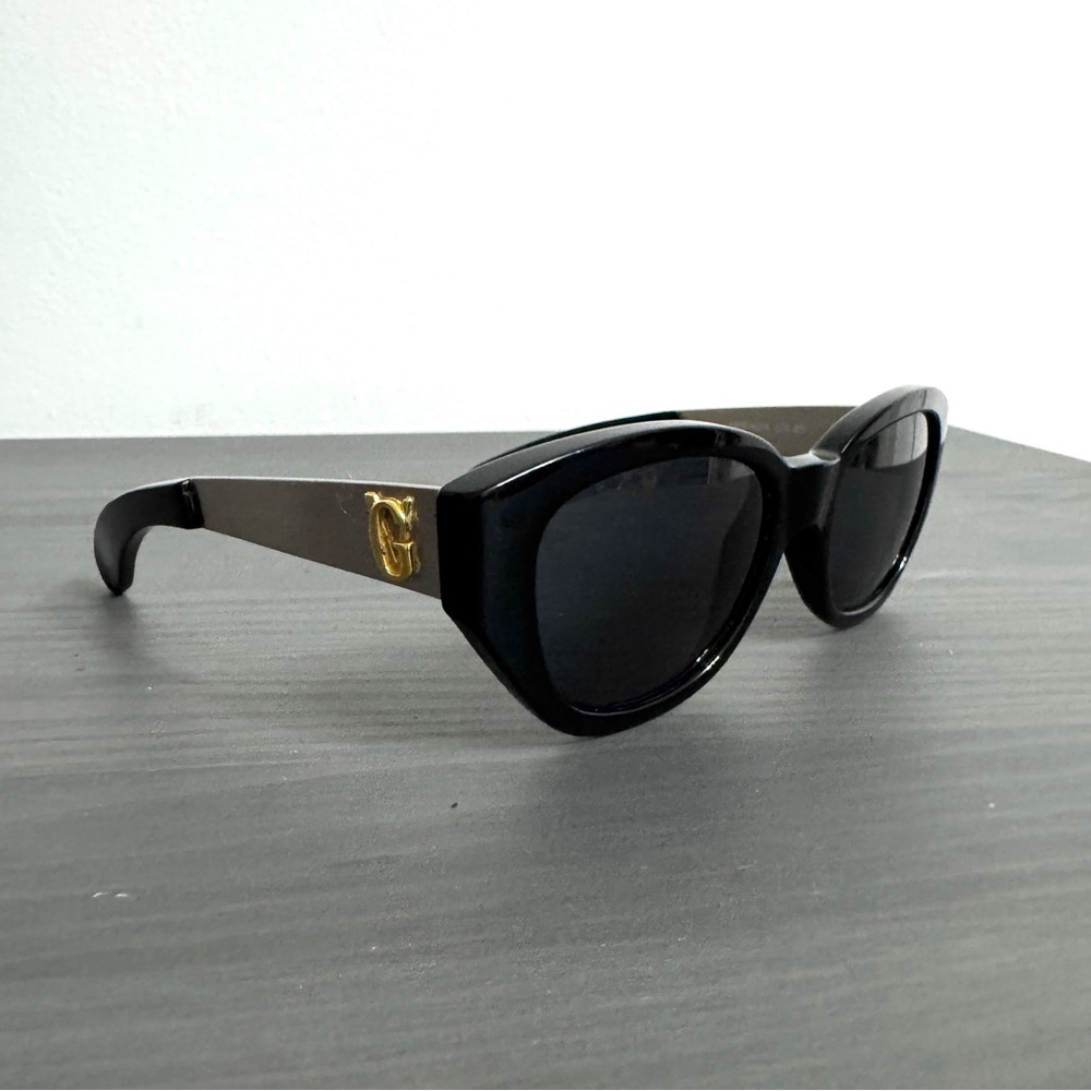 GIANNI VERSACE Vintage Sunglasses Black Blue Lenses Womens 462 / A